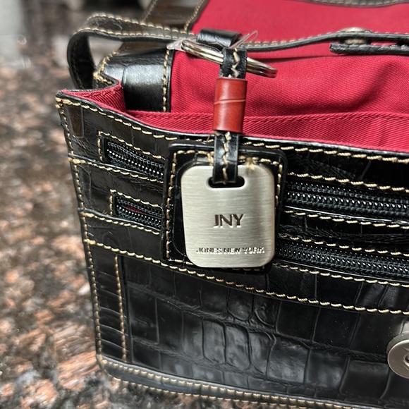 Jones of New York Crossbody Bag - Picture 8 of 9